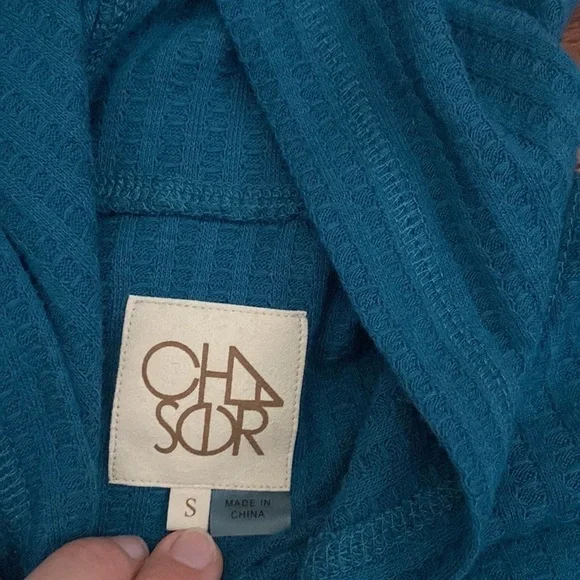 Bundle of 2 chaser long sleeve hooded tops - Picture 3 of 9